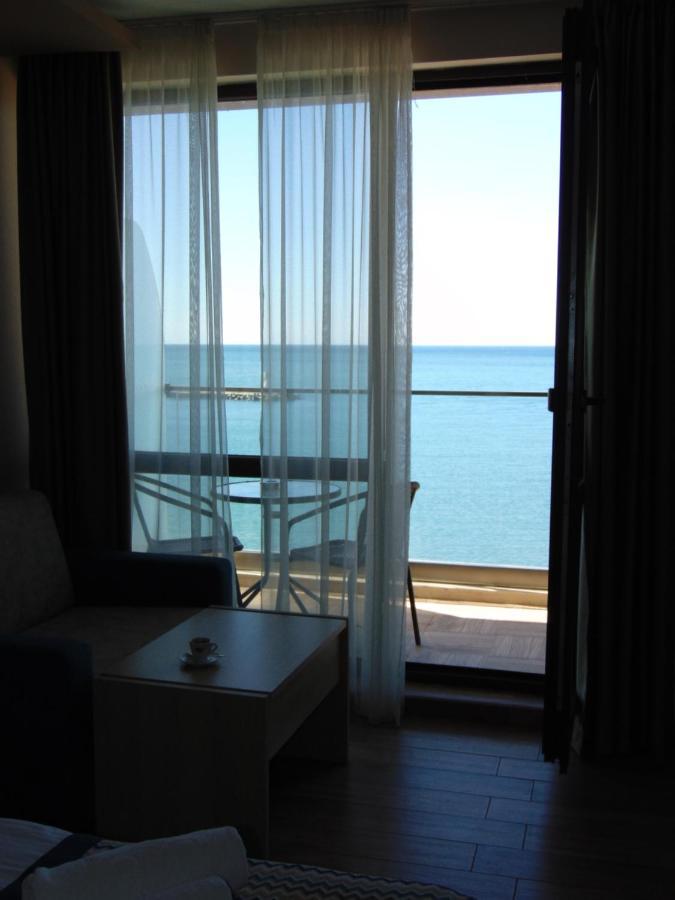 Royal Grand Hotel And Spa Kavarna Luaran gambar