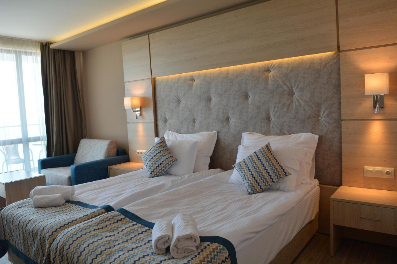 Royal Grand Hotel And Spa Kavarna Luaran gambar
