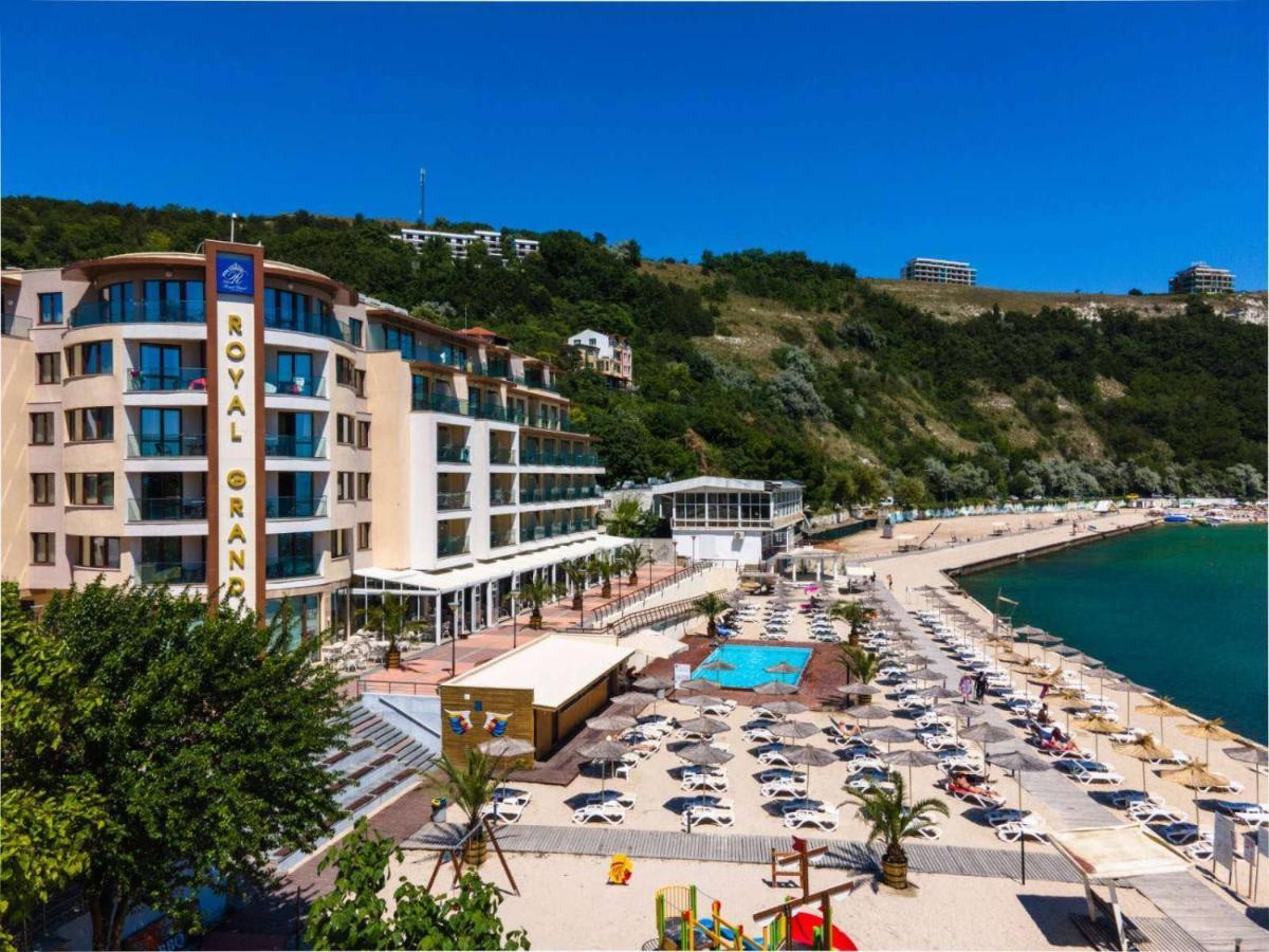 Royal Grand Hotel And Spa Kavarna Luaran gambar
