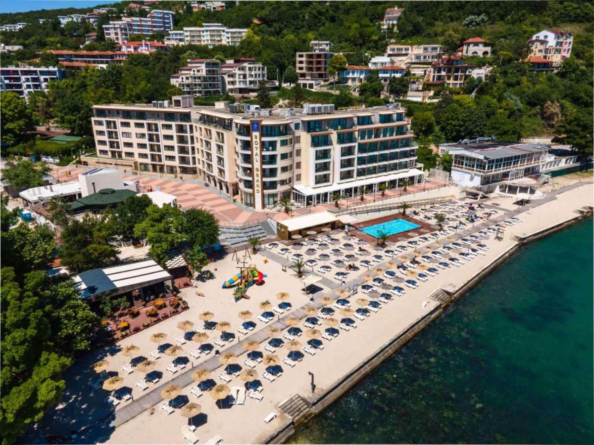 Royal Grand Hotel And Spa Kavarna Luaran gambar