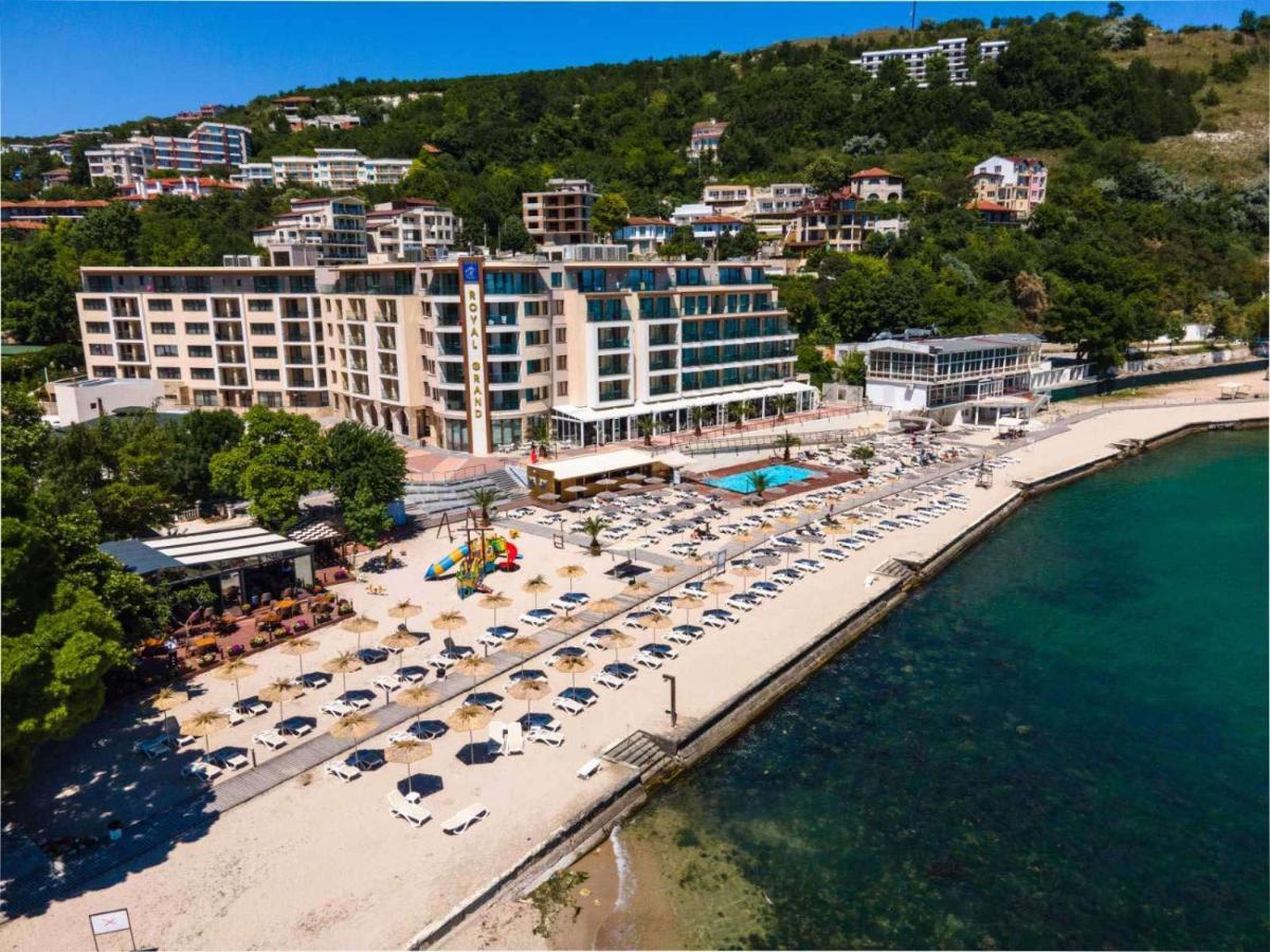 Royal Grand Hotel And Spa Kavarna Luaran gambar