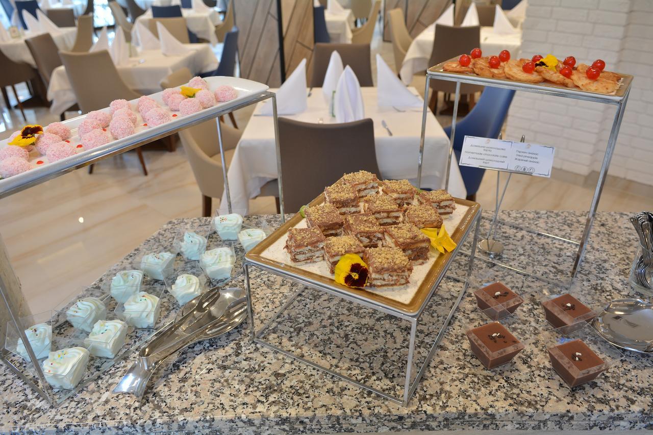 Royal Grand Hotel And Spa Kavarna Luaran gambar