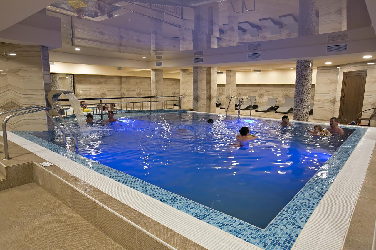 Royal Grand Hotel And Spa Kavarna Luaran gambar